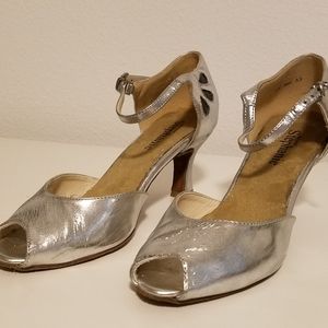 Ballroom dance shoes